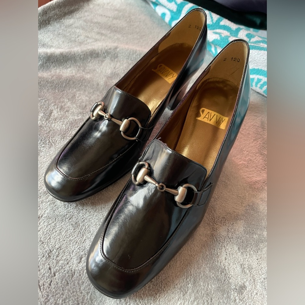 7B Savvy Black leather Loafers